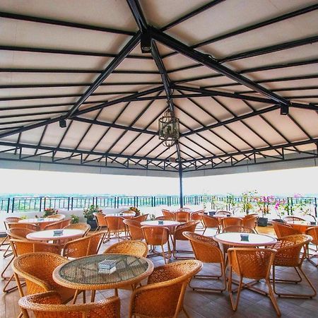M Bahalap Hotel Palangka Raya Экстерьер фото