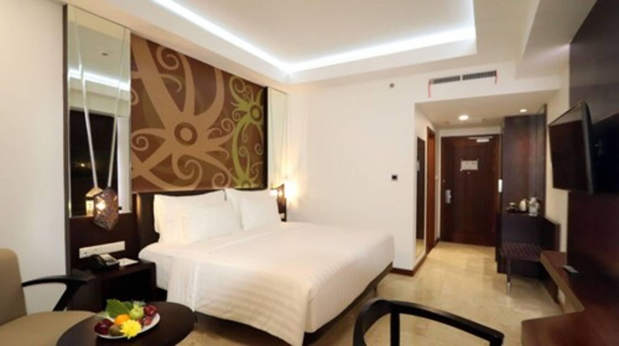 M Bahalap Hotel Palangka Raya Экстерьер фото