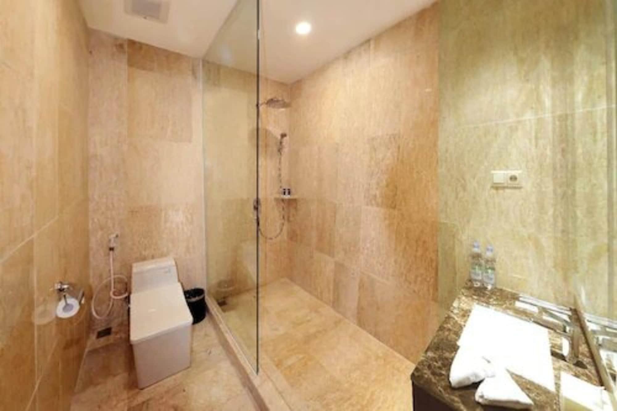 M Bahalap Hotel Palangka Raya Экстерьер фото