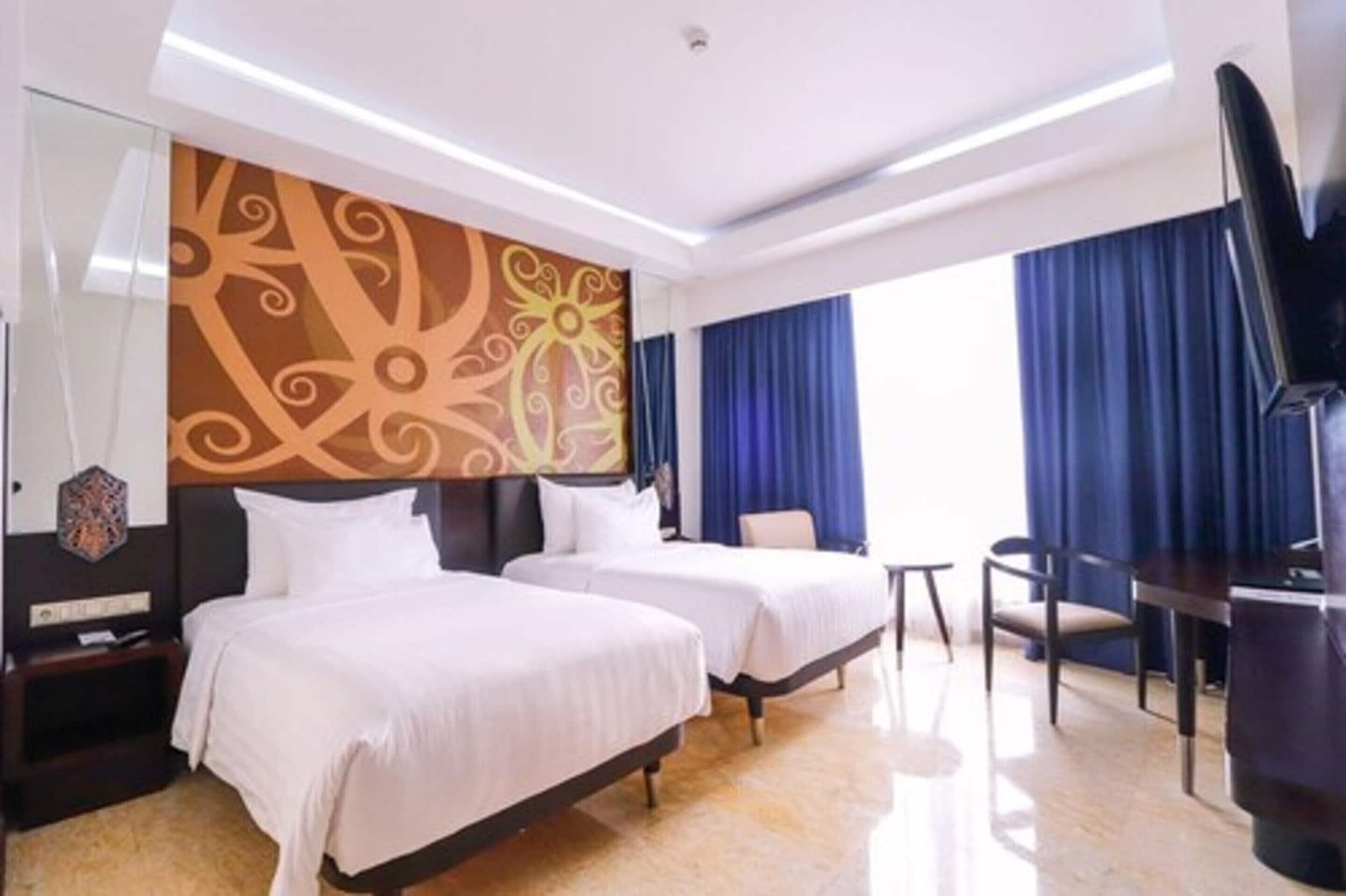 M Bahalap Hotel Palangka Raya Экстерьер фото