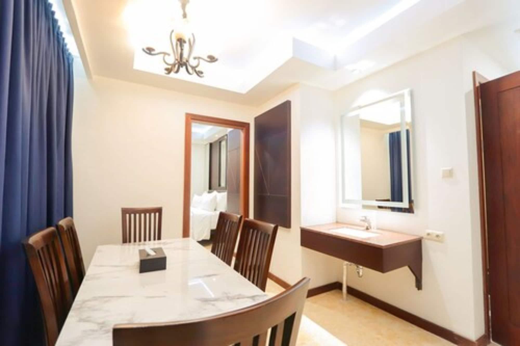 M Bahalap Hotel Palangka Raya Экстерьер фото