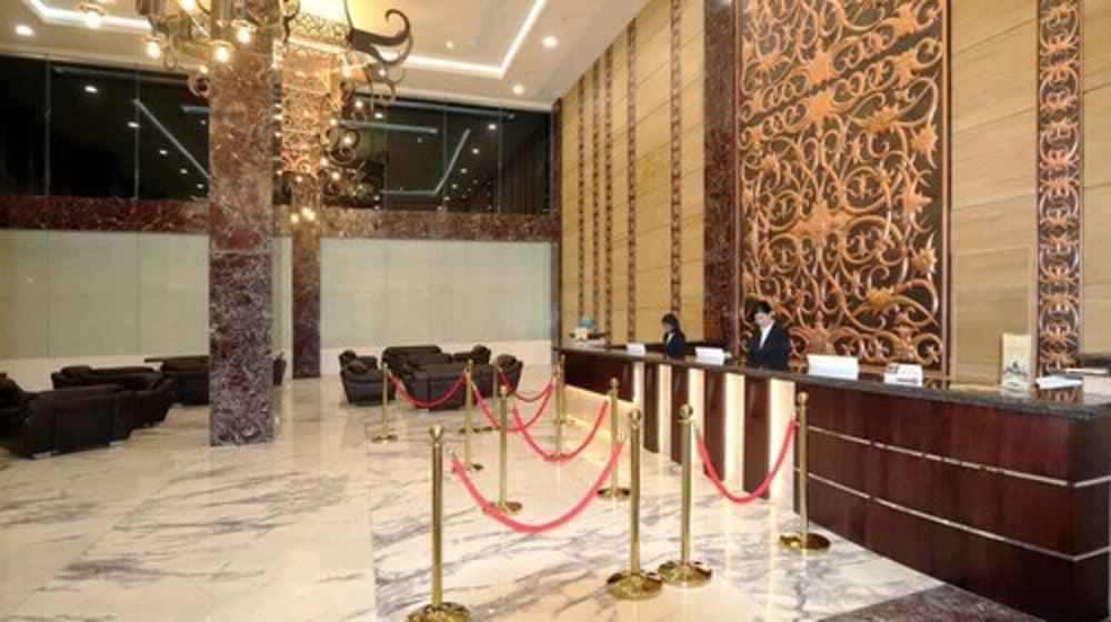 M Bahalap Hotel Palangka Raya Экстерьер фото