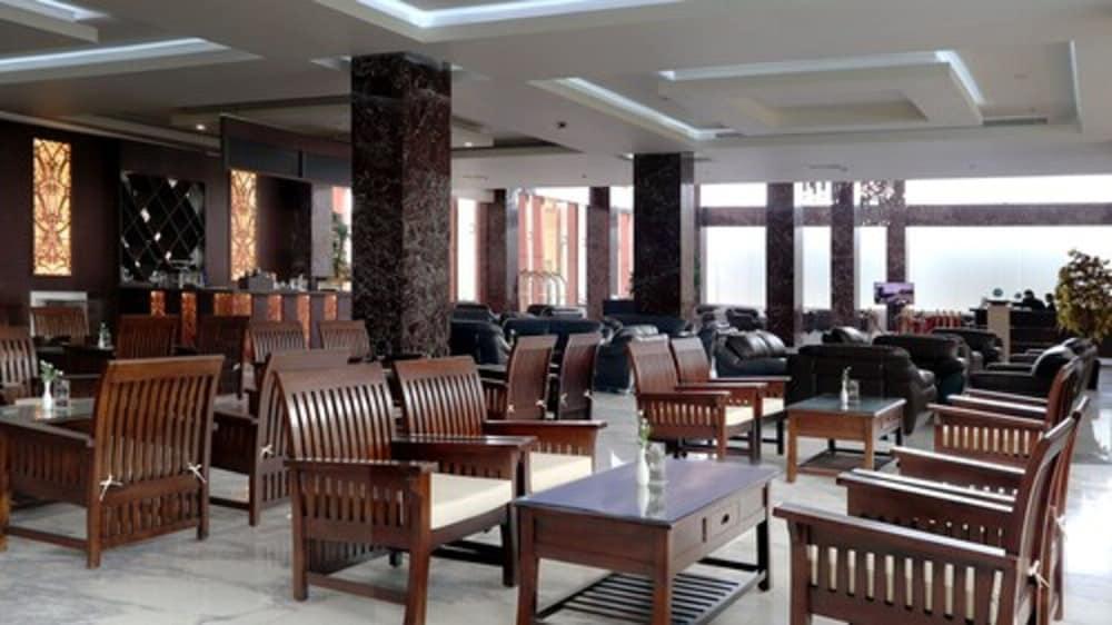 M Bahalap Hotel Palangka Raya Экстерьер фото