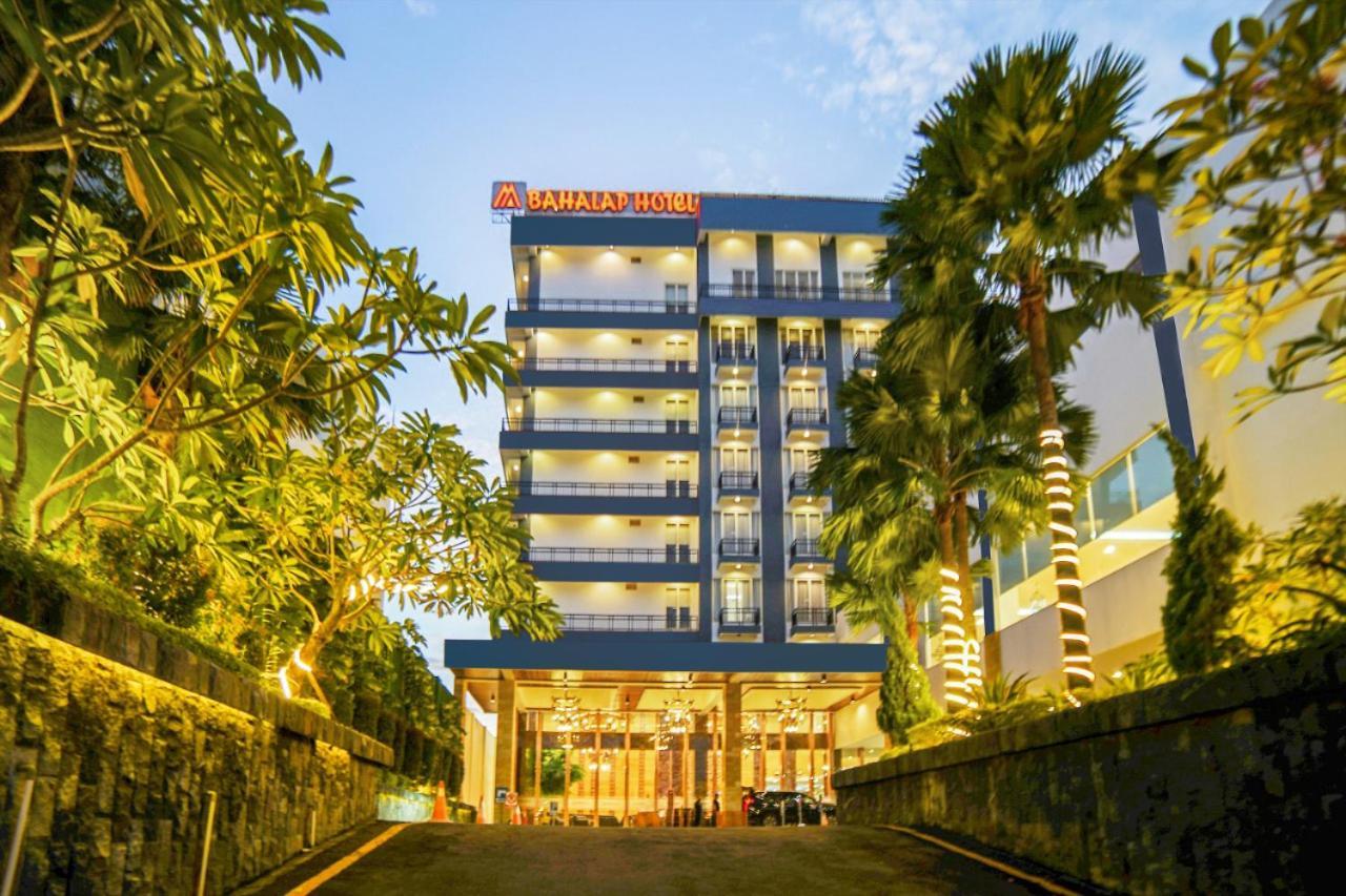 M Bahalap Hotel Palangka Raya Экстерьер фото