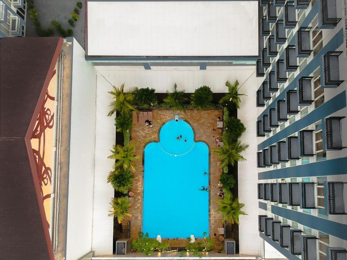 M Bahalap Hotel Palangka Raya Экстерьер фото