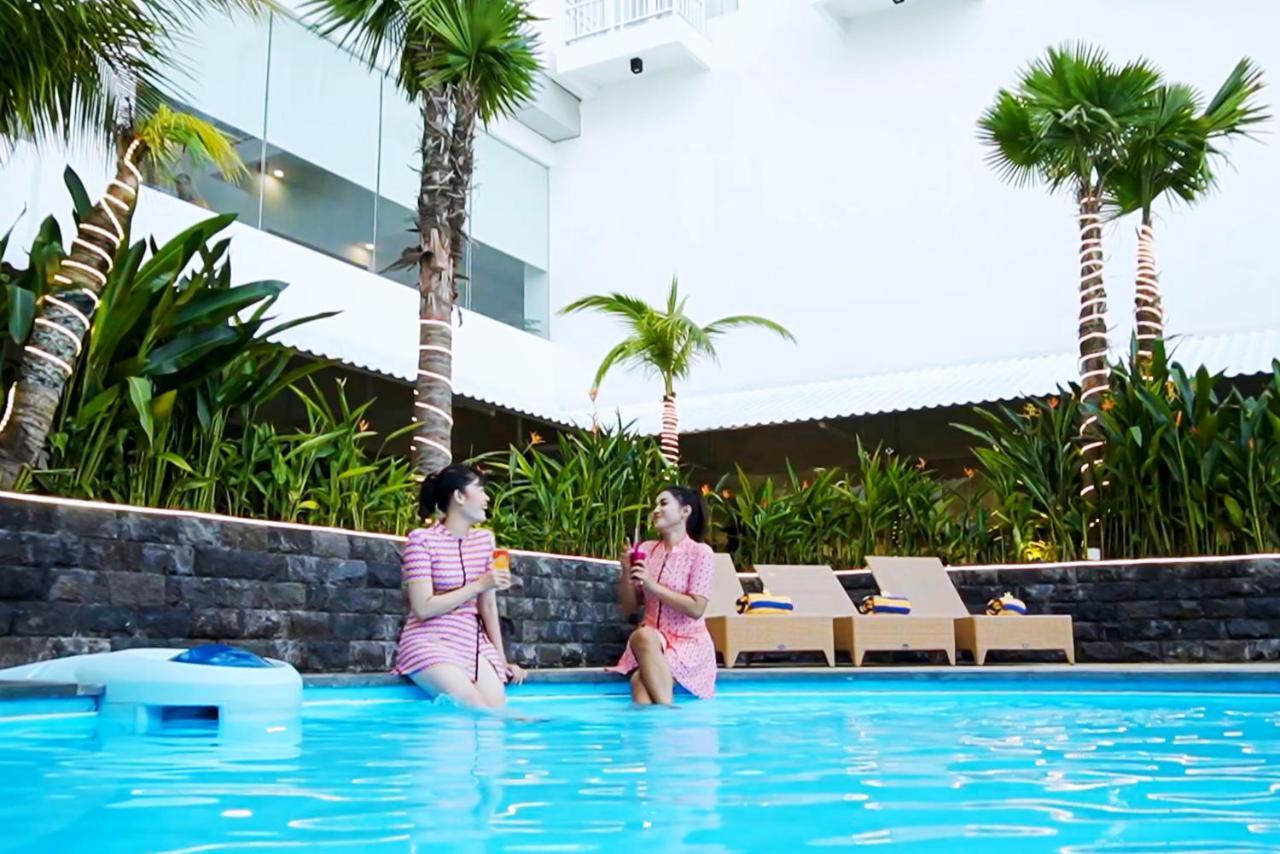 M Bahalap Hotel Palangka Raya Экстерьер фото