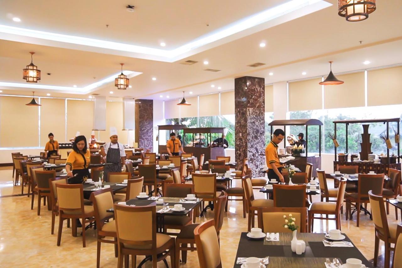 M Bahalap Hotel Palangka Raya Экстерьер фото