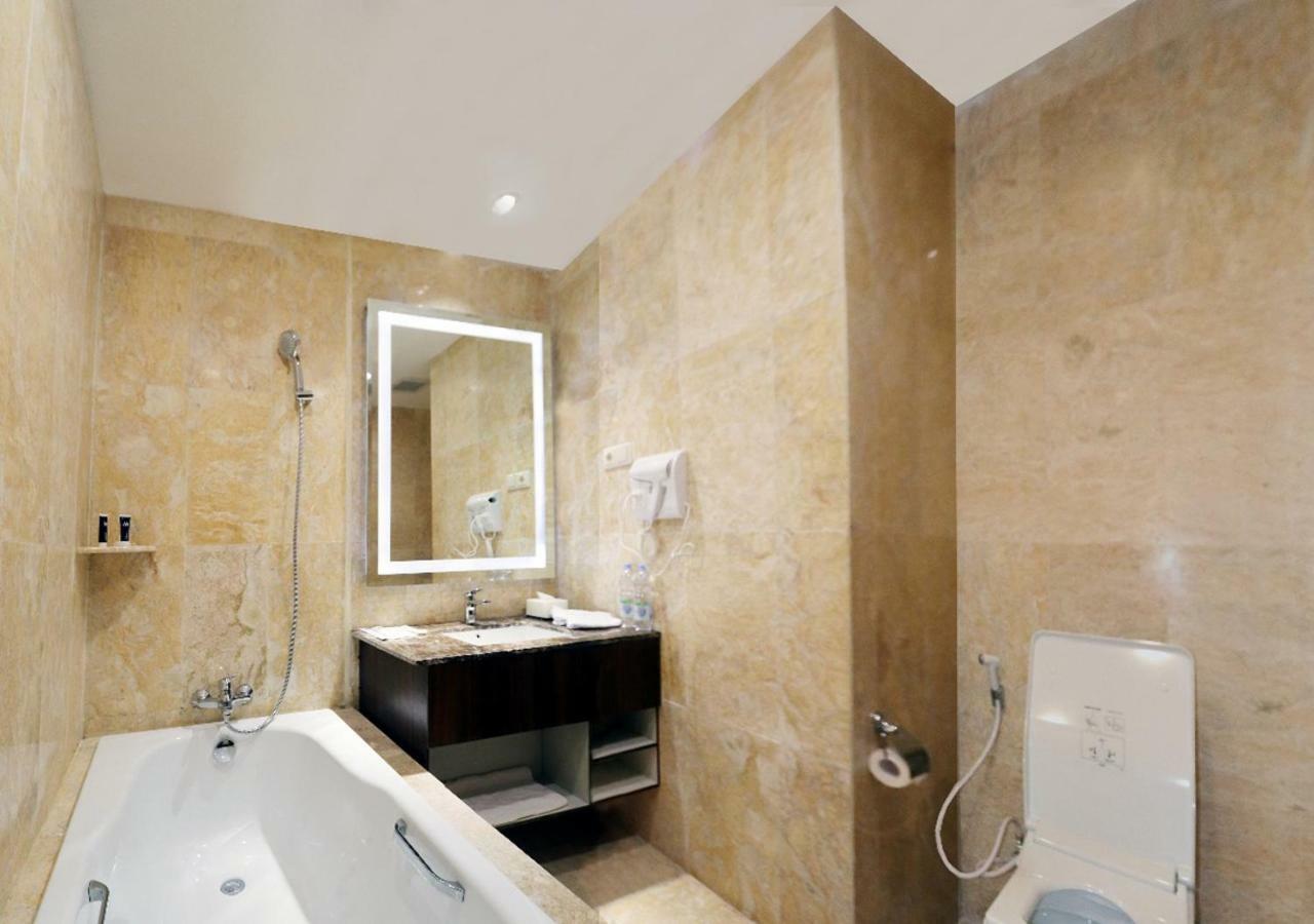 M Bahalap Hotel Palangka Raya Экстерьер фото